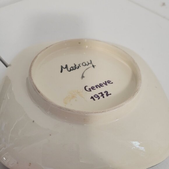 Vintage Christmas Hand Painted Nativity Scene Dish - Picture 2 of 4